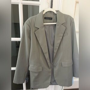 Lioness Elegant Gray Jacket